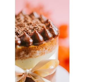 Bolo festivo    4 LEITES COM BRIGADEIRO GOURMET  - Serve  10 fatias