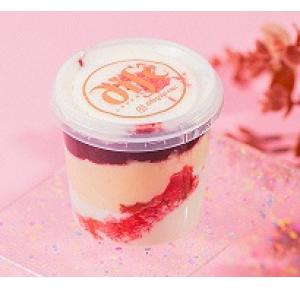 Tortinha Red velvet de ninho com frutas vermelhas